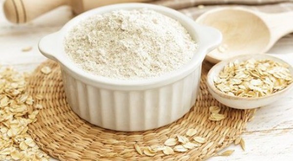 Tắm bằng bột yến mạch giúp giảm cảm giác ngứa ngáy, khó chịu cho người bị mề đay