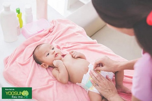Trẻ bị dị ứng bỉm phải làm sao? Cách chữa dị ứng bỉm ở trẻ sơ sinh