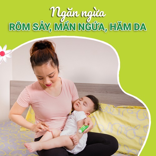 Trẻ bị nổi sảy trên lưng