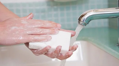 Da tay dị ứng với xà phòng
