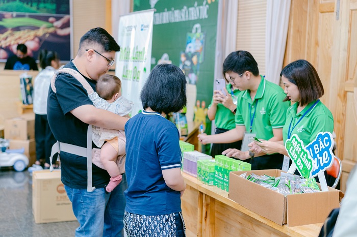 Kem yoosun rau má tài trợ sự kiện