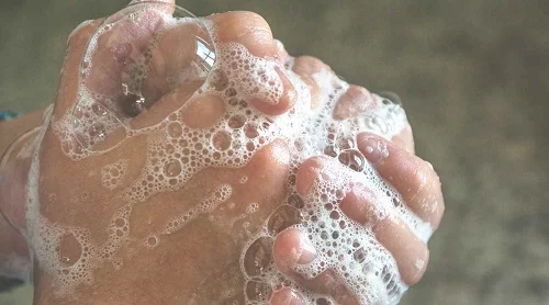Cách trị dị ứng sữa rửa mặt