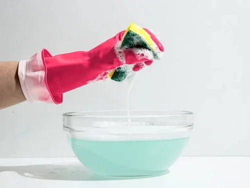 Da tay bị dị ứng nước rửa chén nên làm gì