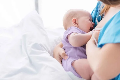Dấu hiệu dị ứng sữa mẹ