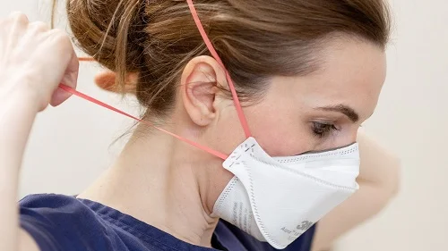 dị ứng với khẩu trang y tế