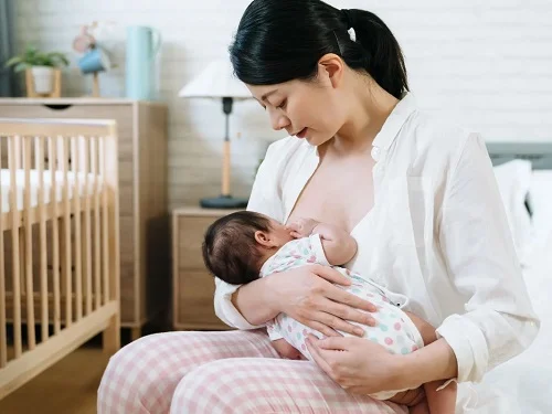 Mẹ bị dị ứng có nên cho con bú