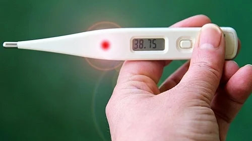 bị dị ứng có nên tiêm vaccine covid không