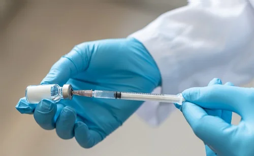 bị dị ứng có tiêm được vaccine không