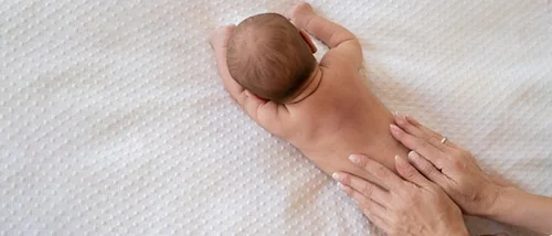 cách massage cho trẻ ngủ ngon