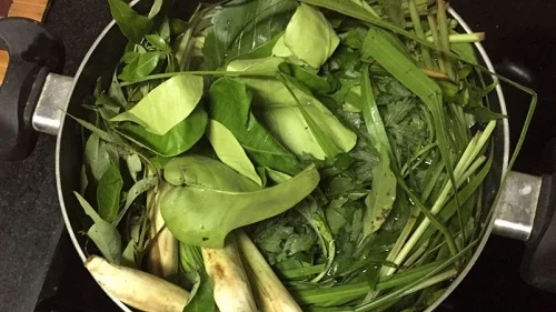 Cách tắm lá bưởi cho bé sơ sinh hiệu quả Cách tắm lá bưởi cho bé sơ sinh