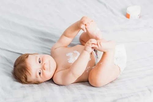 Hướng dẫn cách chọn dưỡng ẩm cho bé mùa đông, hanh khô