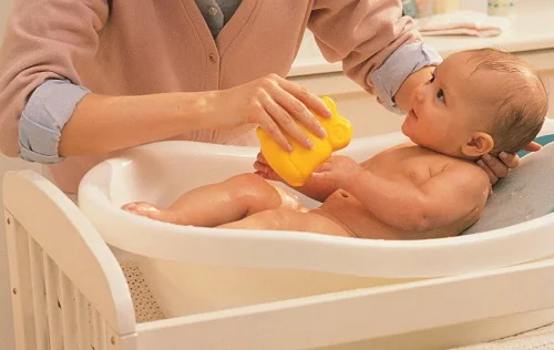 Nên tắm cho bé trước khi ăn hay sau ăn là tốt nhất nên tắm cho bé trước khi ăn hay sau ăn