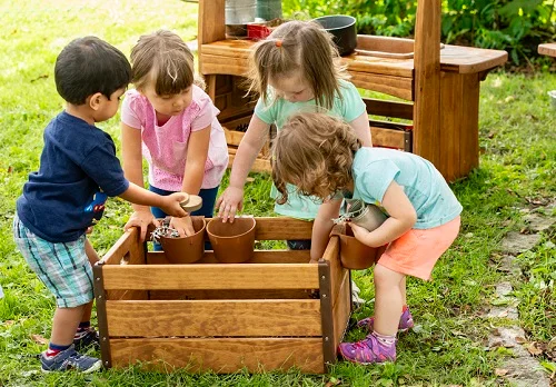 Cách phòng tránh trẻ bị dị ứng lông sâu Phòng tránh trẻ bị dị ứng lông sâu