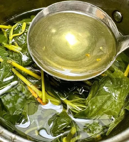 Cách tắm lá xoan trị ghẻ