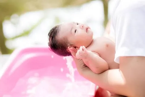 Bé Ăn No Tắm Có Sao Không: Lịch Sinh Hoạt Phù Hợp Từ A-Z