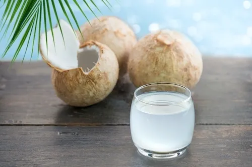 bị dị ứng uống nước dừa được không