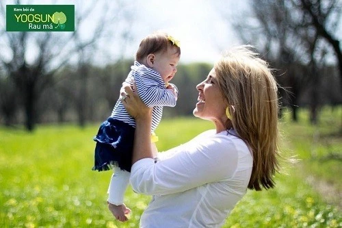Cách tắm nắng cho trẻ sơ sinh vào mùa đông