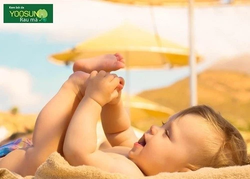 Có nên tắm nắng cho trẻ sơ sinh không