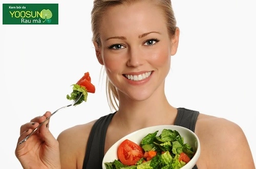 Da bị mụn nên ăn gì uống gì