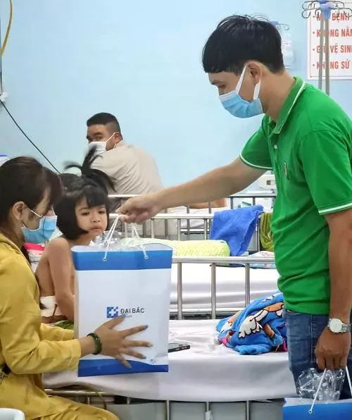 Nhãn hàng kem rau má tặng cho tết thiếu nhi