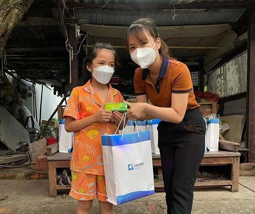 Nhãn hàng rau má của Đại Bắc tặng quà
