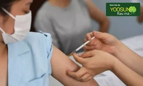 dị ứng cồn có được tiêm vaccine covid không