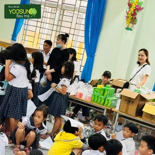 Nhãn hàng rau má thiện nguyện tại sóc trăng