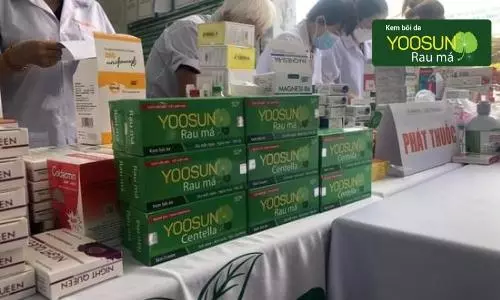 Yoosun rau má làm từ thiện