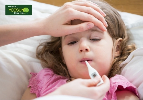 Tiêm vắc xin thủy đậu có sốt không