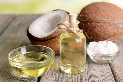 4 Cách dùng dầu dừa trị rôm sảy, làm dịu da, dưỡng ẩm da